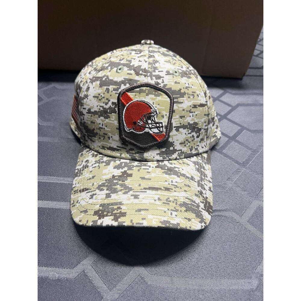 Cleveland Browns New Era 2023 Salute To Service Camo 39THIRTY Flex L/XL Hat Cap